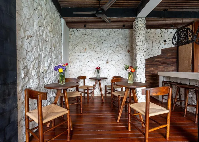 Sebelas By Evdekimi - The With Authentic Cafe In Center
